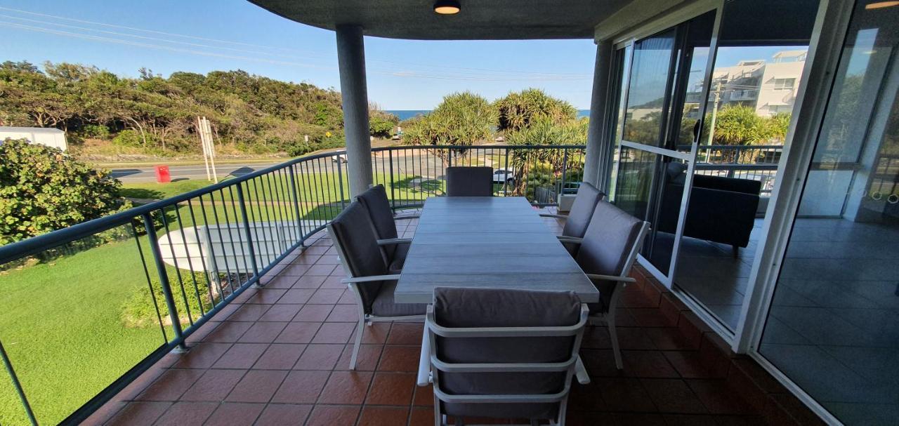 Pandanus Coolum Beach Exterior photo