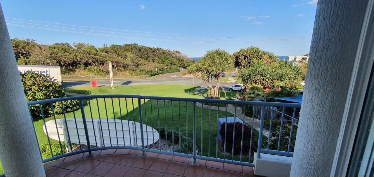 Pandanus Coolum Beach Exterior photo