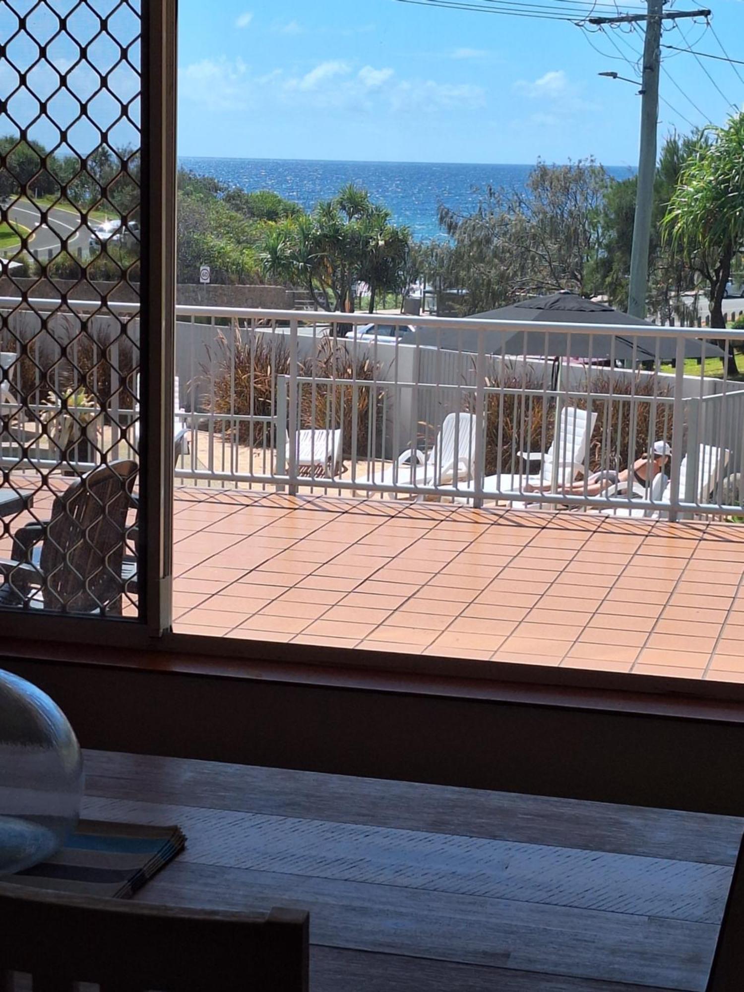 Pandanus Coolum Beach Exterior photo