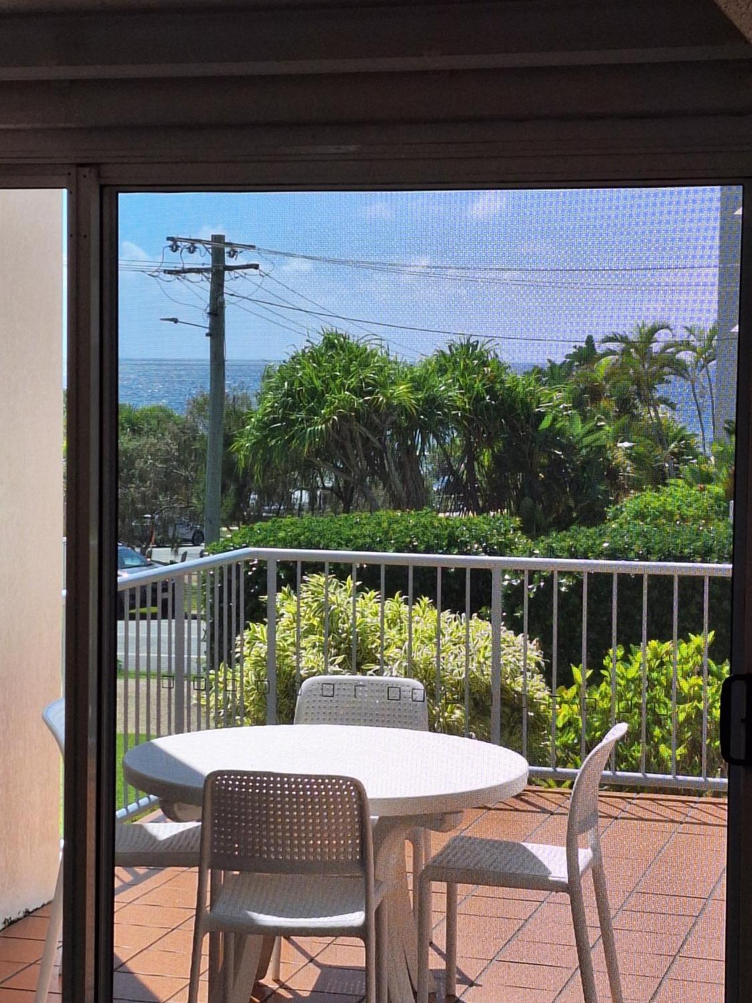Pandanus Coolum Beach Exterior photo