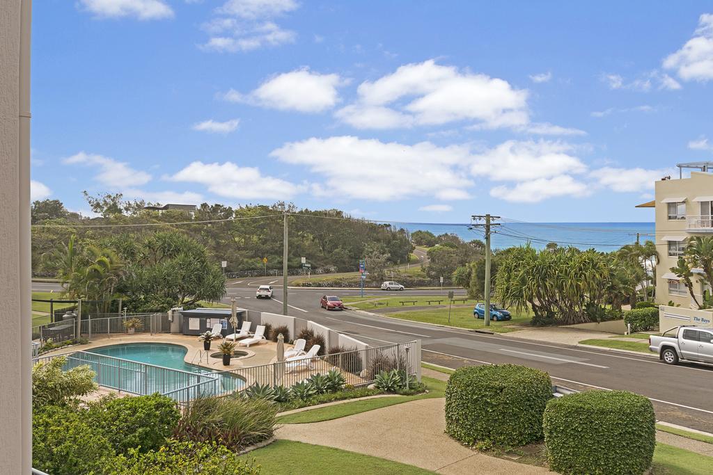 Pandanus Coolum Beach Exterior photo