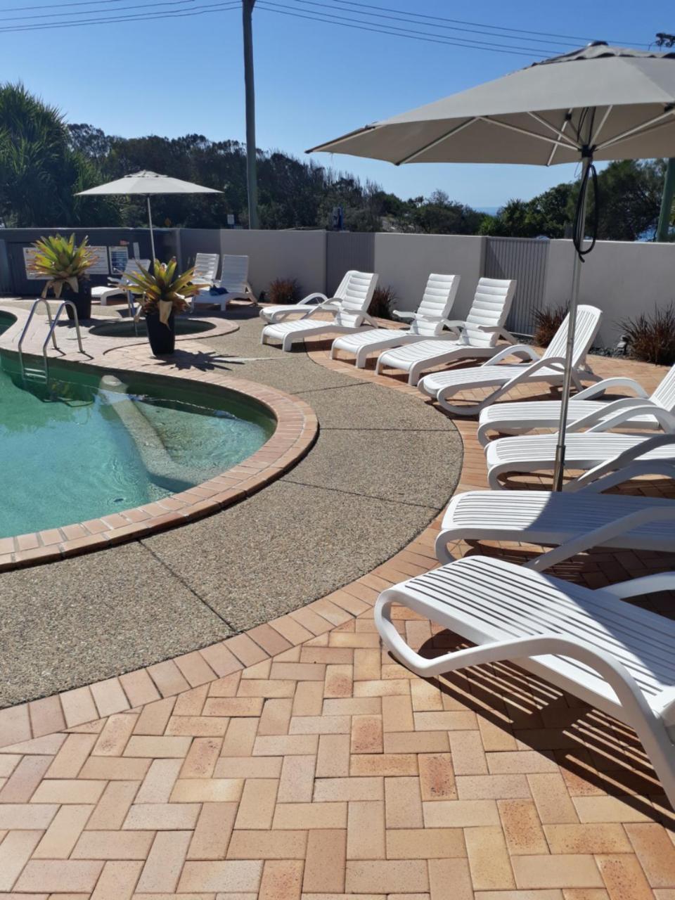 Pandanus Coolum Beach Exterior photo